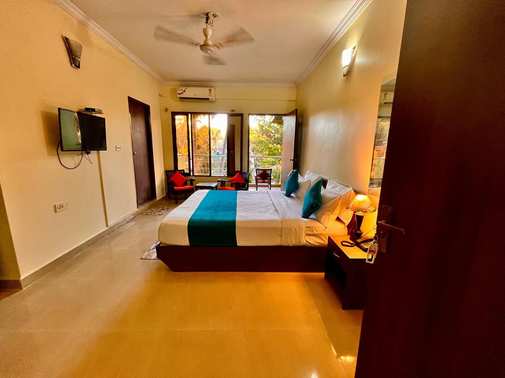 Summer Beach Resort, Goa - #Near Baga Beach #Swimming Pool #Garden #Bar #Lift #Premium Rooms #Property Of The Year #70565-84665 Calangute Exterior foto