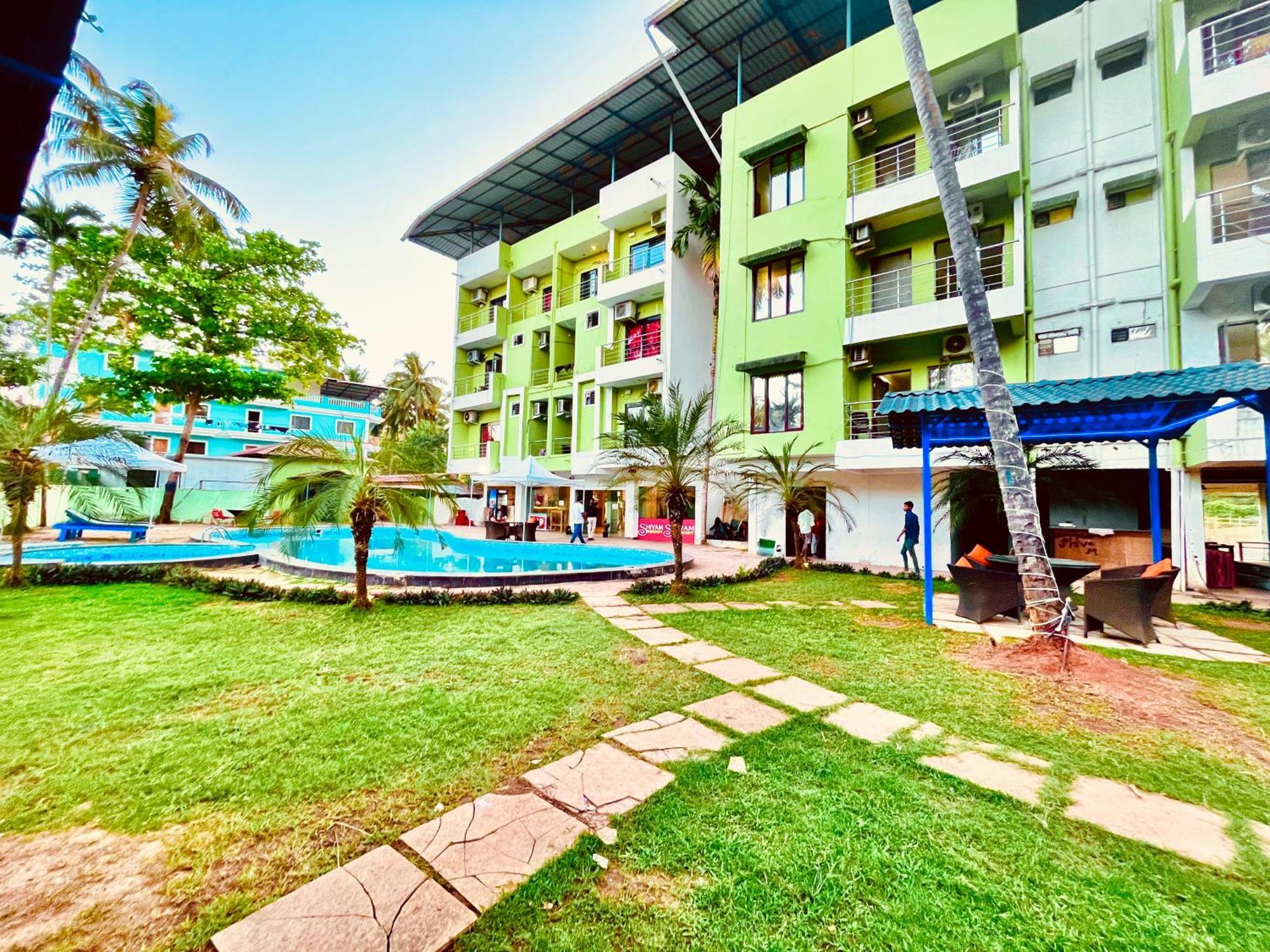 Summer Beach Resort, Goa - #Near Baga Beach #Swimming Pool #Garden #Bar #Lift #Premium Rooms #Property Of The Year #70565-84665 Calangute Exterior foto