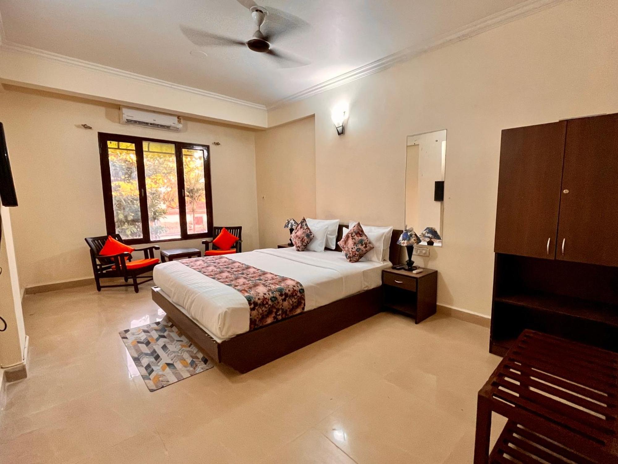 Summer Beach Resort, Goa - #Near Baga Beach #Swimming Pool #Garden #Bar #Lift #Premium Rooms #Property Of The Year #70565-84665 Calangute Exterior foto